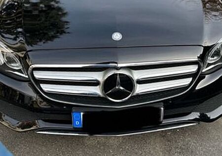 Mercedes-Benz E 200 AVANTGARDE Autom. 360 Cam selbst lenkend