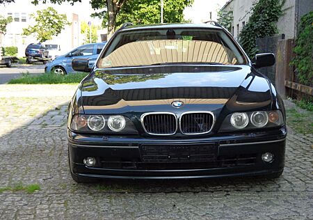 BMW 525i A Exclusive touring Exclusive