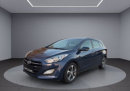 Hyundai i30 cw Blue Style 1.6 CRDI KeylessGo/2.Hand/TÜV