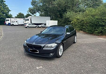 BMW 520d Touring F11 - Navi, Vollleder, Bi Xenon