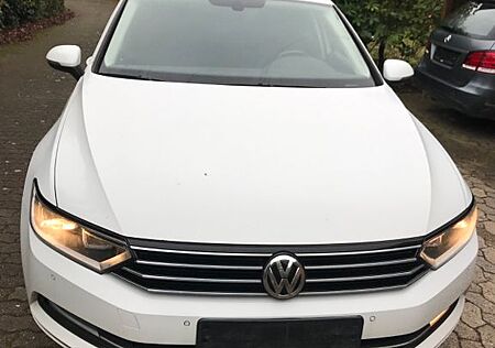 VW Passat Variant Volkswagen 2.0 TDI DSG Highline Variant ...