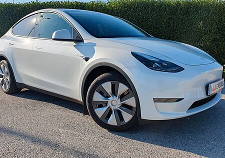 Tesla Model Y Long Range AWD *Netto € 27.000,-*