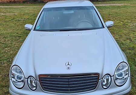 Mercedes-Benz E 200 KOMPRESSOR CLASSIC Classic