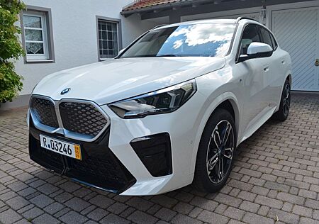 BMW iX2 eDrive20 - Neuwagen - M Sportpaket ....