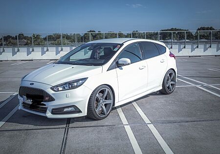Ford Focus 2,0TDCi ST Leder-Sport-Paket ST