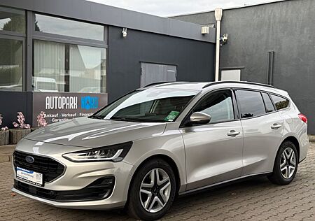 Ford Focus 1.5 EB NAVI/KAMERA/AHK/KEYLESS/SPURHALTE