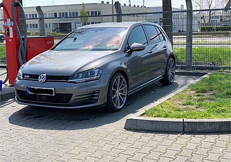 VW Golf Volkswagen 2.0 TDI DSG BMT GTD GTD