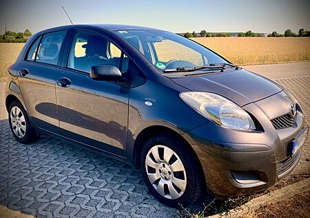 Toyota Yaris 1,0-l-Dual-VVT-i Cool Cool