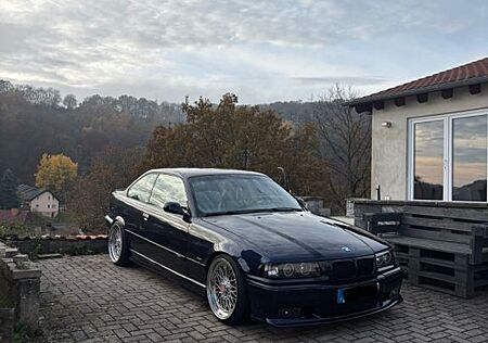 BMW 323i E36 Coupe