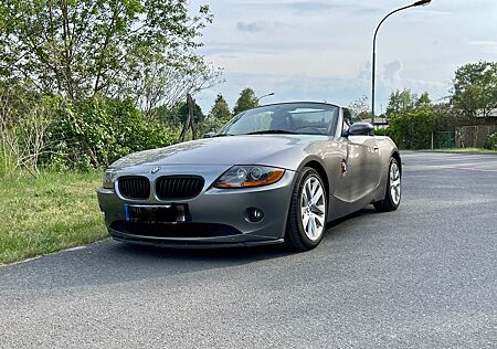 BMW Z4 2.5i - Traumhaft schöner Roadster
