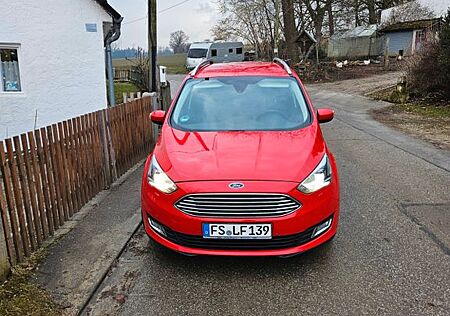 Ford Grand C-Max 2,0TDCi 110kW Titanium Titanium