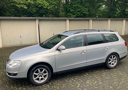 VW Passat Variant Volkswagen 2.0 TDI DPF Comfortline Varia...