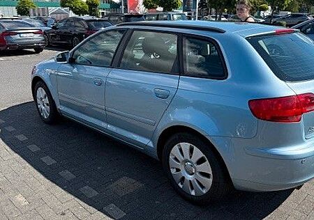 Audi A3 1.6 FSI Attraction Sportback Attraction