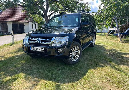 Mitsubishi Pajero 3,2 DI-D 4WD Instyle Automatik Instyle