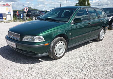 Volvo V40 1.8 Rentnerfahrzeug 1.Hand Scheckheft 72´km!