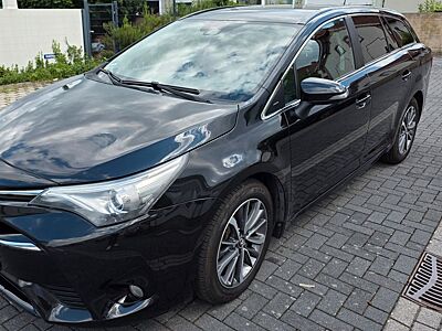 Toyota Avensis 1,6-l-D-4D Touring Sports - TÜV neu