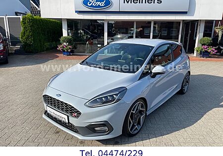 Ford Fiesta ST *Performance* mit Leder-Exclusiv-Paket