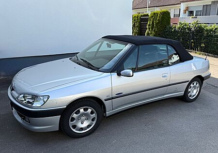 Peugeot 306 1.6 Cabrio Saint Tropez / TÜV 09-2026