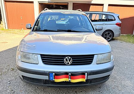 VW Passat Variant Volkswagen 1.6 Basis