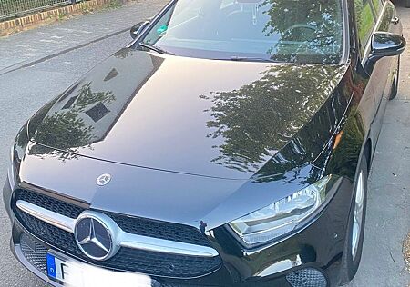 Mercedes-Benz A 180 d DCT -