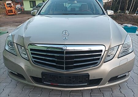 Mercedes-Benz E 350 CGI BlueEFFICIENCY -