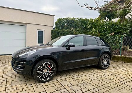 Porsche Macan Turbo mit Performance Paket Turbo mit ...