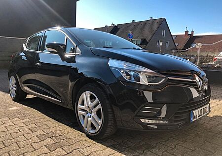 Renault Clio 1.2 16V 75 Limited schwarz