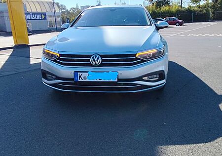 VW Passat Variant Volkswagen 2.0 TDI SCR DSG Business Vari...