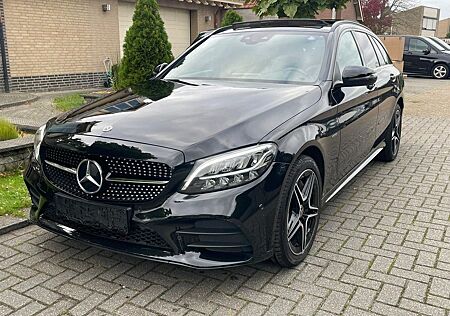 Mercedes-Benz C 300 de AMG Line PANO NAVI kamera