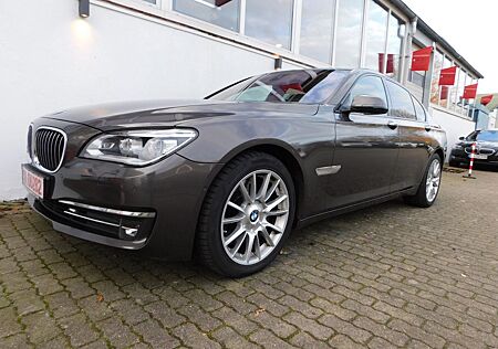 BMW 750i xDrive*INDIVIDUAL*Vollausstattung*Sportsitz