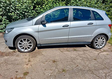 Mercedes-Benz B 150 -