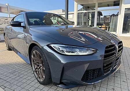 BMW M4 Coupe xDrive Competition, 50 Jahre Edition