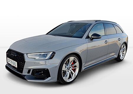 Audi RS4 PANO Matrix Memo ACC Perf Auspuff Dyn.