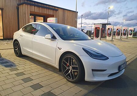 Tesla Model 3 Performance - 1.Hand, TÜV + Bremsen NEU