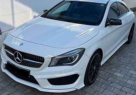 Mercedes-Benz CLA 200 AMG Line AMG Line