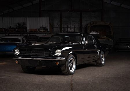 Ford Mustang 66 | 331cui Stroker, Komplettrestauriert