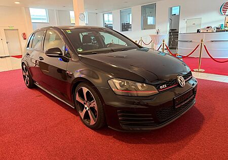 VW Golf Volkswagen VII Lim. GTI BMT