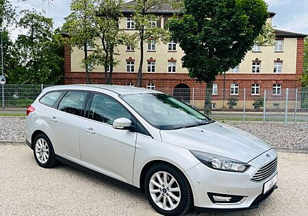 Ford Focus Turnier Titanium 6.700 Netto Tüv 05-27