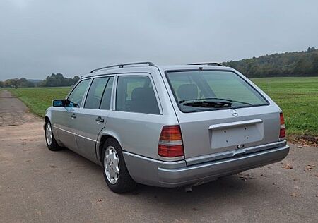 Mercedes-Benz E 220 E 220T W124 S124 Silber metallic Leder schwarz