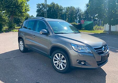 VW Tiguan Volkswagen 1.4 TSI 4MOTION Navi AHK TÜV Neu