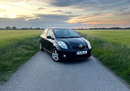 Toyota Yaris 1,8-l-Dual-VVT-i TS TS