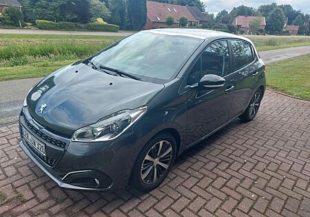 Peugeot 208 in einem sehr gepflegten Zustand
