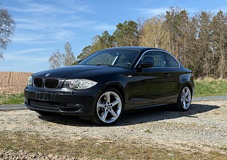BMW 123d Coupé --8fach 204PS 18 Zoll Alufelgen TÜV
