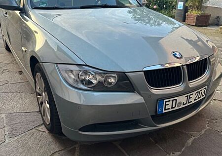 BMW 318i -