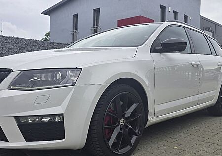 Skoda Octavia Combi RS*LEDER*NAVI*DSG*