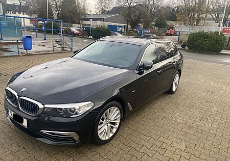 BMW 520d xDrive Touring A Luxury Line Luxury Line