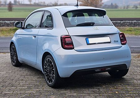 Fiat 500E (Action) 23,8 kWh 17" La Prima, himmelblau
