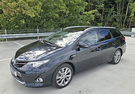 Toyota Auris Touring Sports Hybrid aus 1 hand