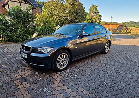 BMW 318i -