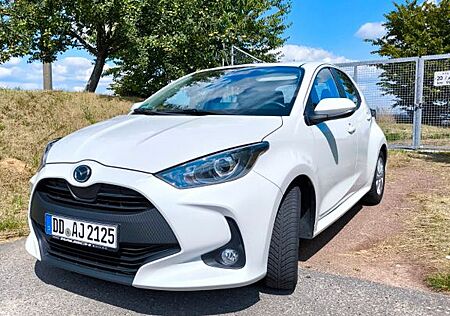 Mazda 2 Hybrid (Toyota Yaris)